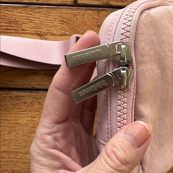 NWT Lululemon Everywhere Belt Bag Large With Long Strap 2L Pink Haze Lightweight - Picture 8 of 14